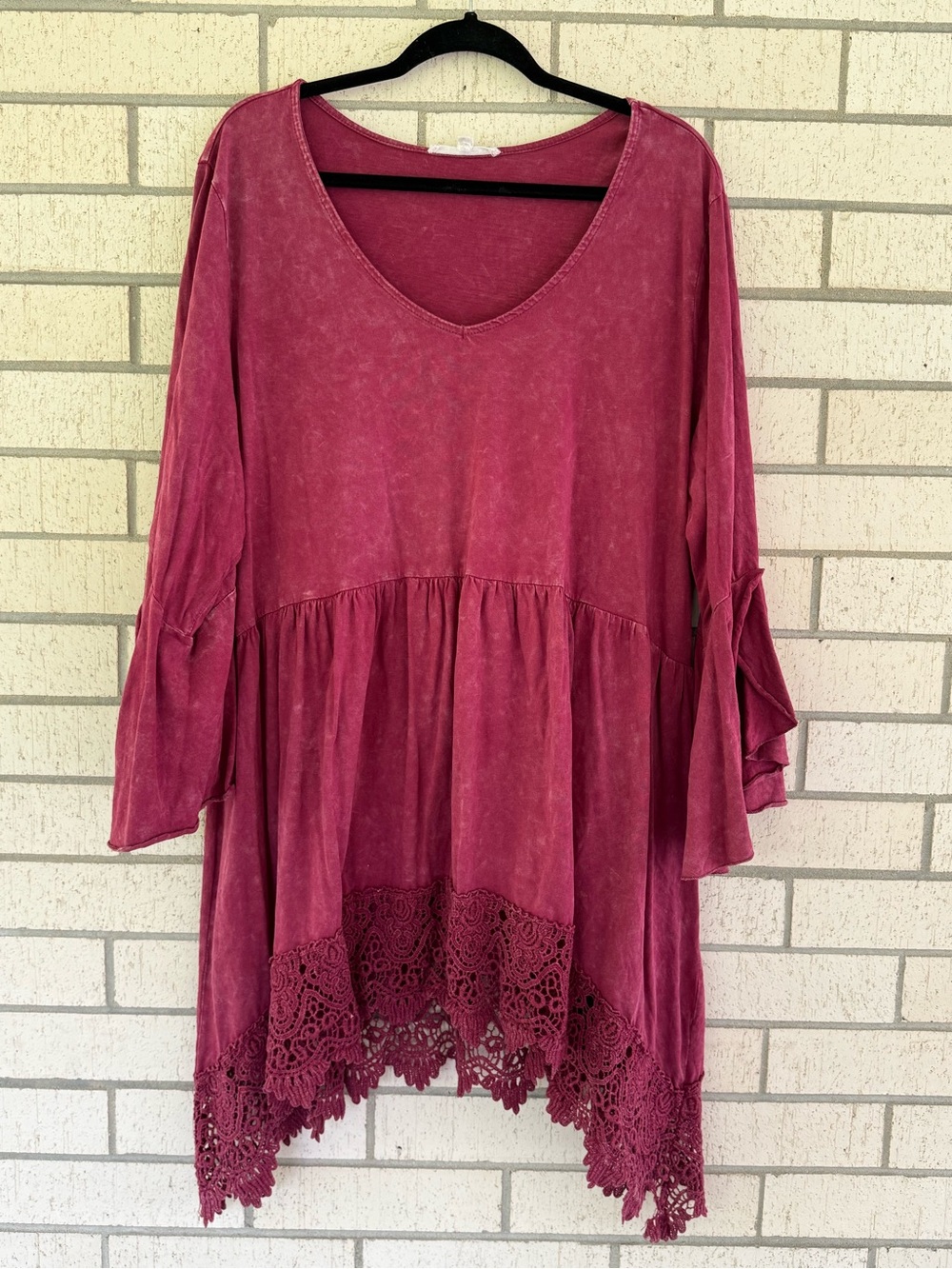 Crochet-Hem V-Neck Peplum Tunic in Dusty Rose